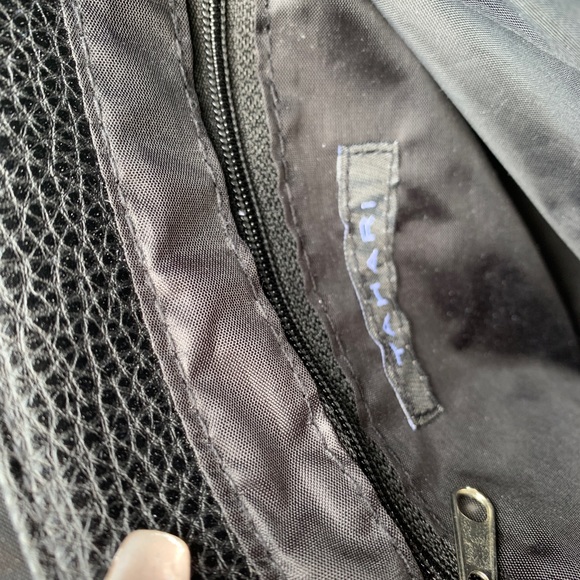 TAHARI Togo Faux Leather Crossbody Purse Bag - Picture 6 of 8